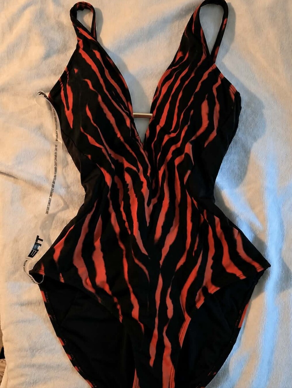 TA3 Plungey Key Hole Front Swimsuit NWT in Tiger Print Regular Medium /Long - Picture 2 of 5